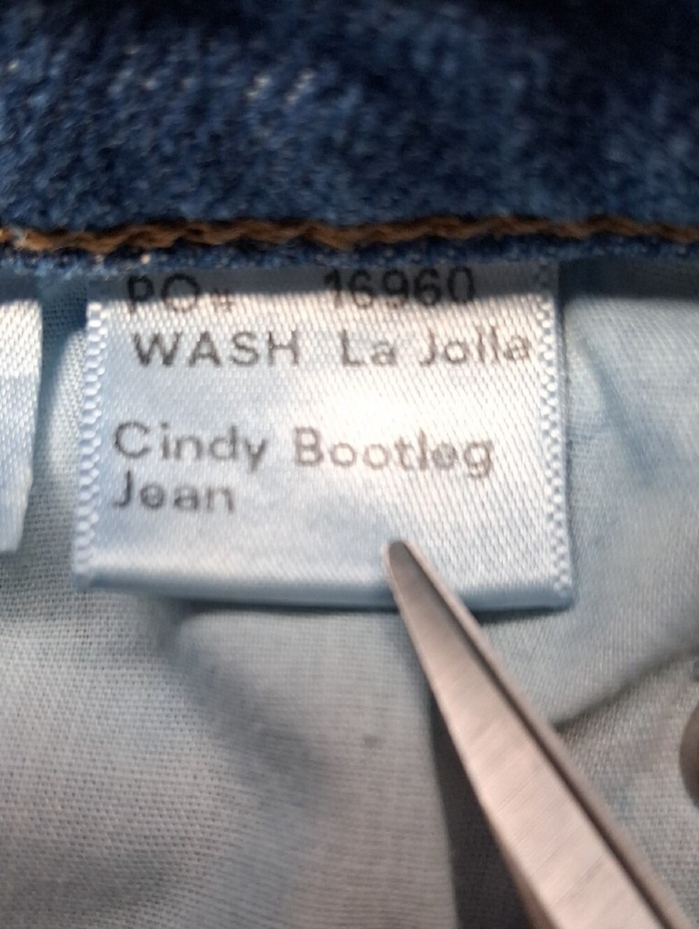 Womens Reformation Cindy Bootleg Jeans Size 28 x 32 - Picture 7 of 7